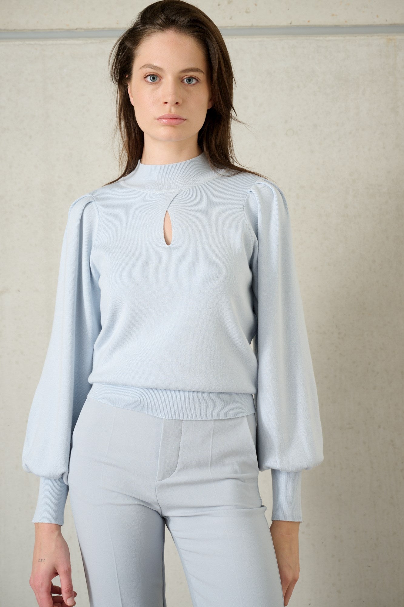 831 - Ice Blue
