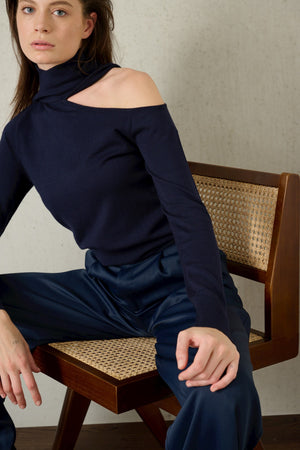 744 - Navy