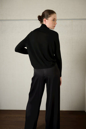 012 - Black