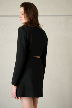 012 - Black