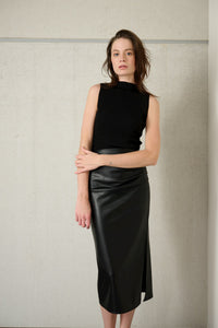 030 - Black
