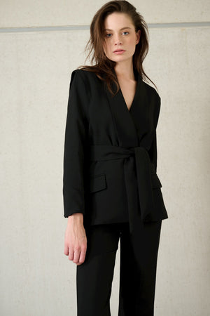 012 - Black