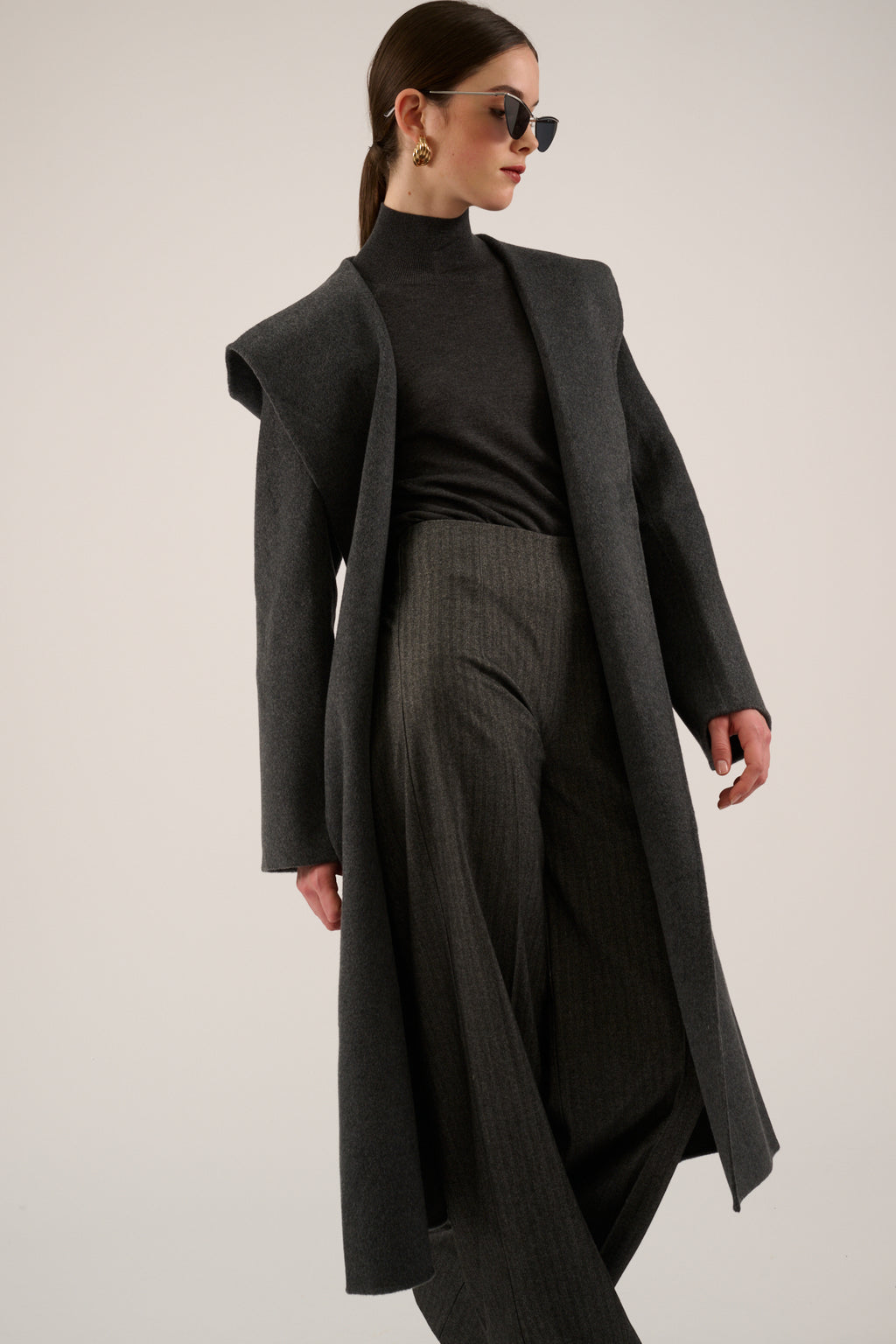 907 - Shadow Grey