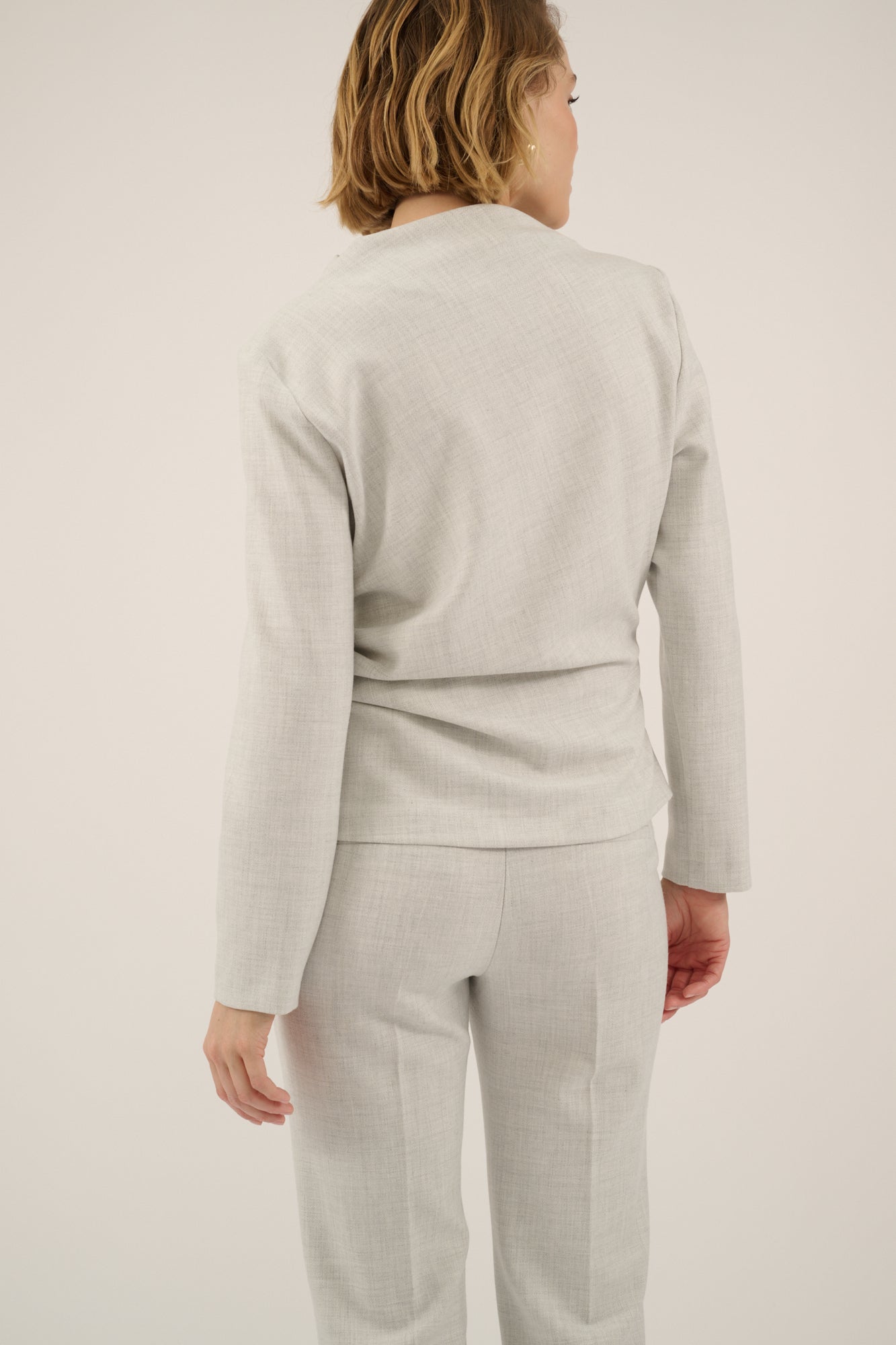 023 - Mist Grey