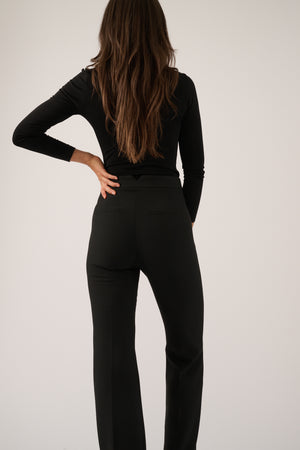 012 - Black